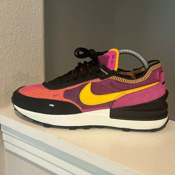 Men’s Size 7.5 Nike Waffle One Active Fuchsia Pink Yellow Black Shoes DA7995-600 - Picture 4 of 9